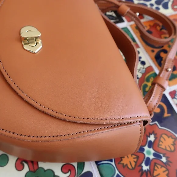 Clare V. Elodie in Cuoio - Picture 6 of 15